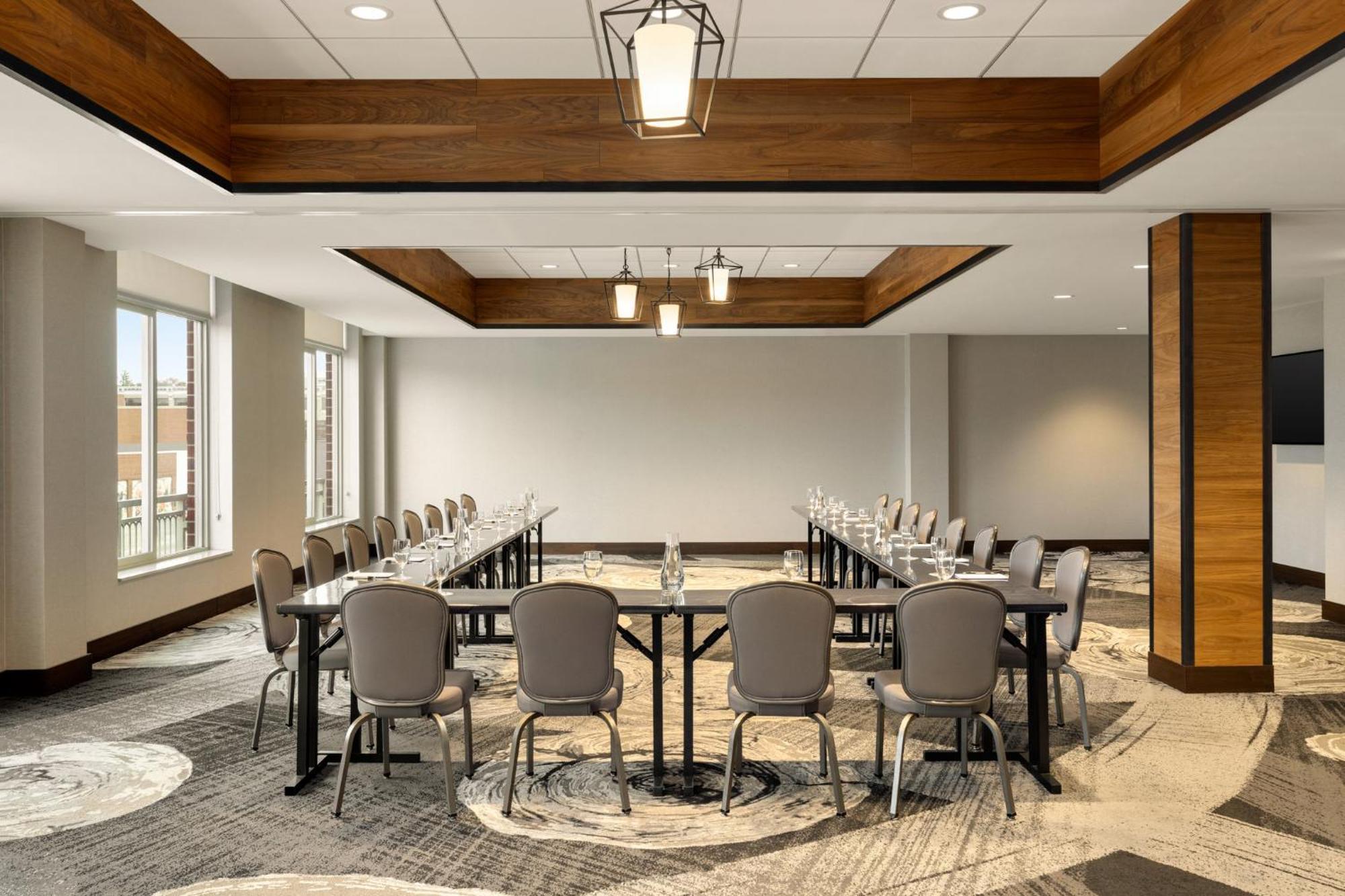 Hotel Indigo Naperville Riverwalk By Ihg Exterior foto